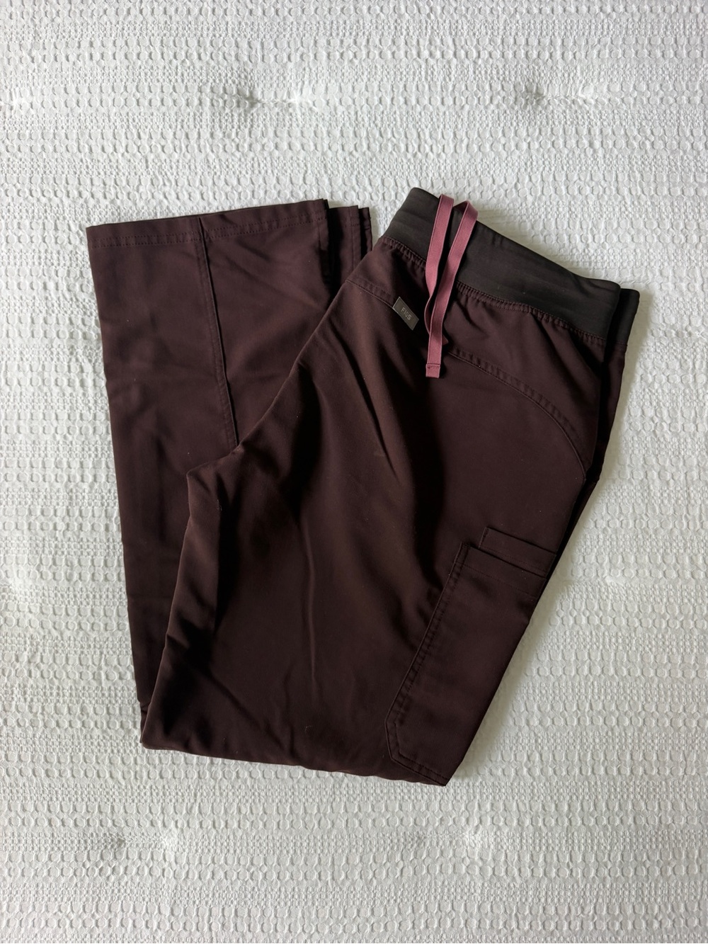 FIGS Basic Scrub Pants Women’s Large Dark Brown Plum